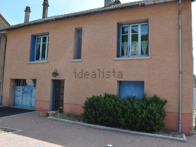 Maison, Lapalisse