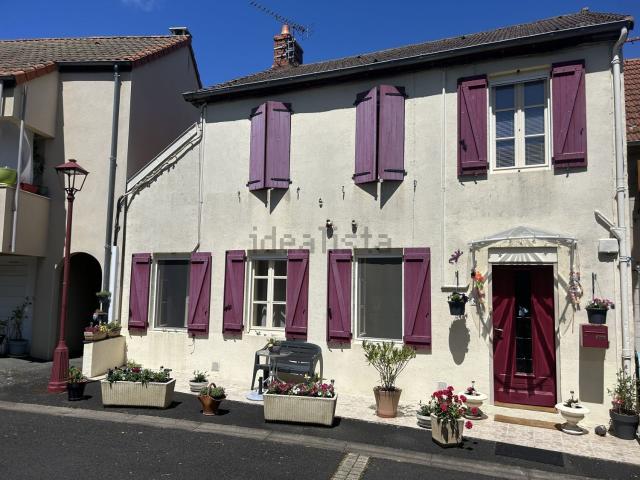 Maison, Lapeyrouse