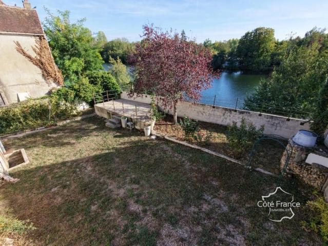 Maison, Laroche Saint Cydroine