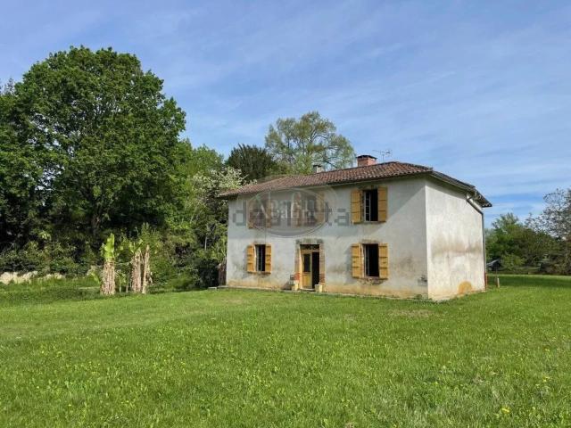 Maison, Larroque