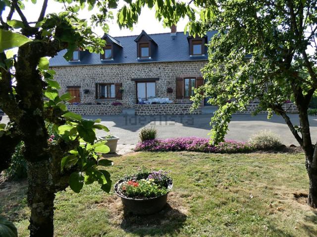 Maison, Lassay les Châteaux