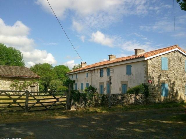 Maison, Lezay