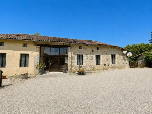 Maison, Lezay