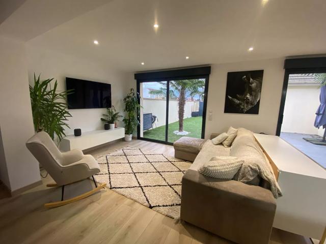 Maison Le Coudray Montceaux 5 pièce s 105 m2