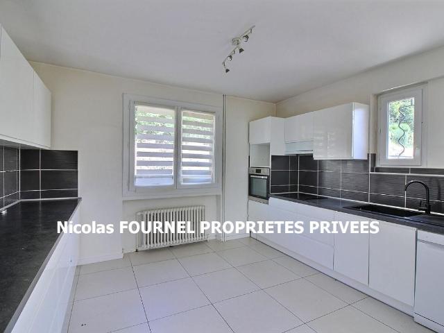 Maison Le Chambon Feugerolles 11 pièce s 231.86 m2
