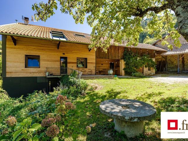 Maison, Le Champ près Froges