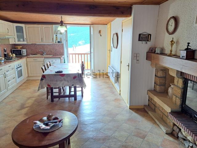 Maison, Le Clat
