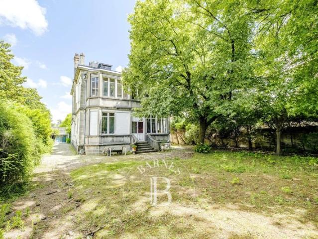 Le Bouscat Parc Bordelais Maison de 256 m² Jardin Garage Parcelle 1321 m²