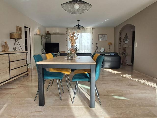 Maison Le Buret 8 pièce s 189.55 m2 à 20 km de LAVAL CHATEAU GONTIER OU SABLE
