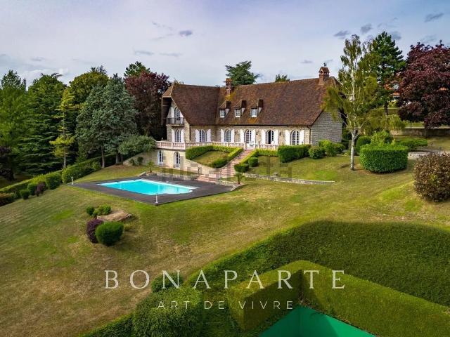 Maison, Le Mont Saint Adrien