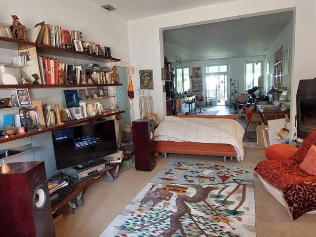 Maison de caractère de 185 m² au coeur du Mas d'Agenais volumes rares, 2 suites parentales et garage