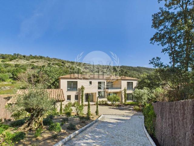 Maison, Le Plan de la Tour