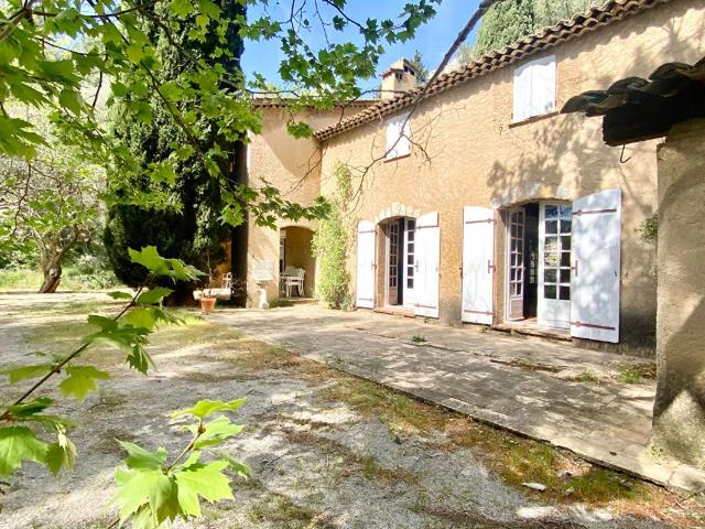 Maison Le Revest Les Eaux 10 pièce s 399 m2