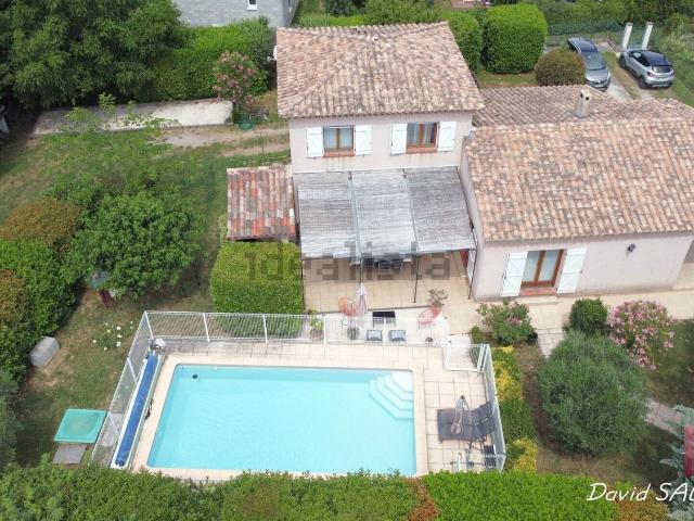 Maison, Le Val