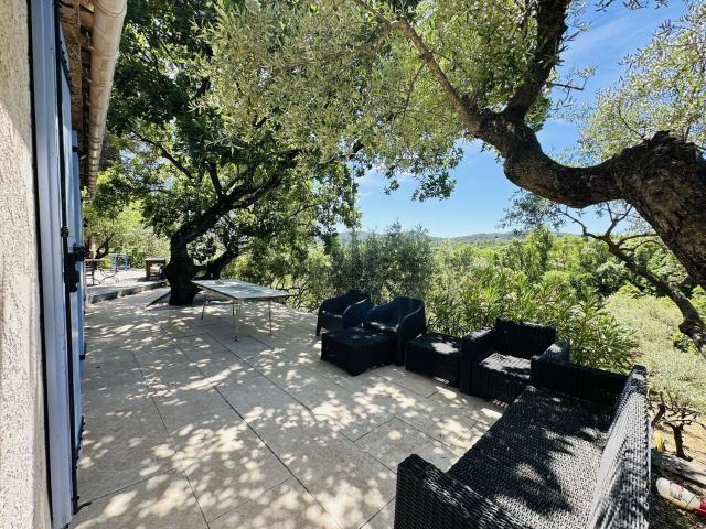 Maison, Le Val