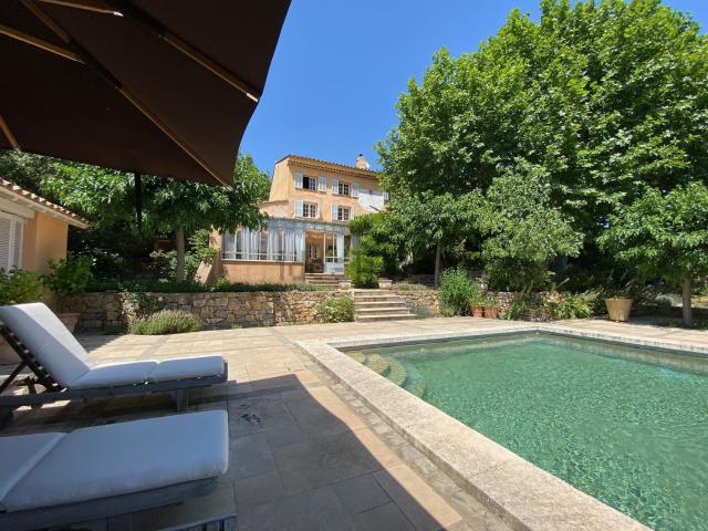 Maison, Le Val