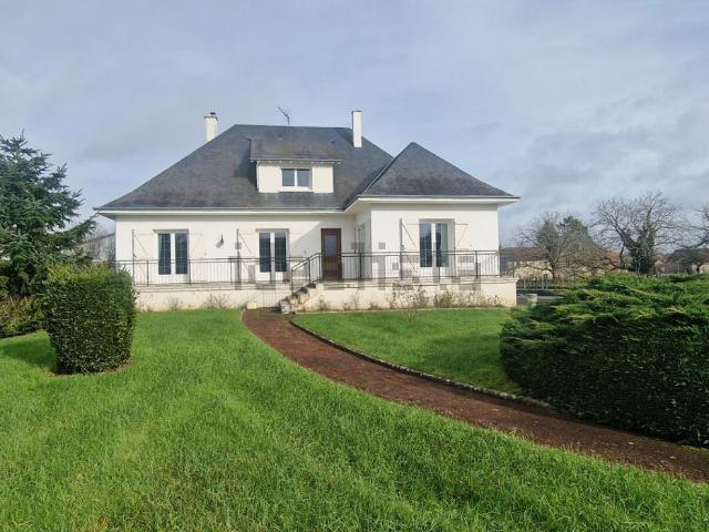 Maison, Leigné les Bois