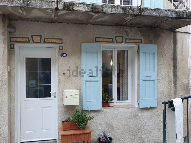 Maison, Les Mées