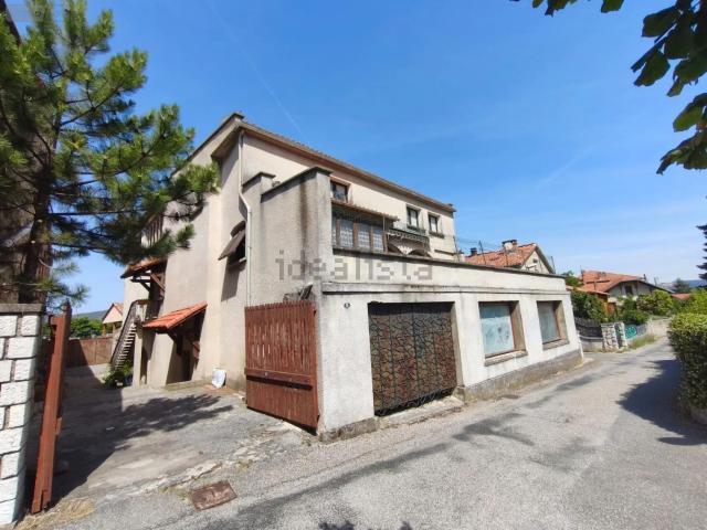 Maison, Les Mées