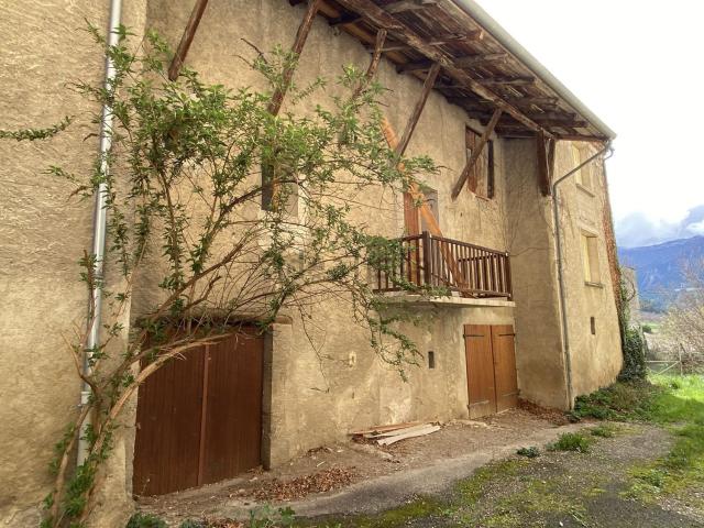 Maison, Lesches en Diois
