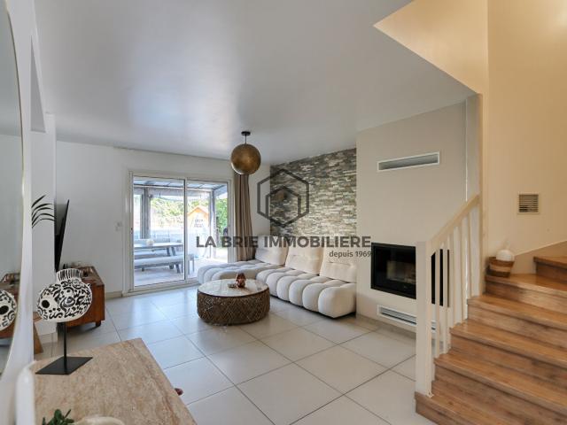 Maison Lesigny 5 pièce s 90.04 m2