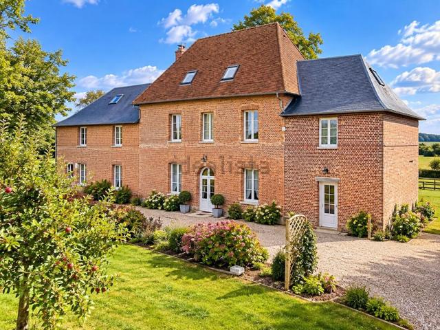 Maison, Lilly