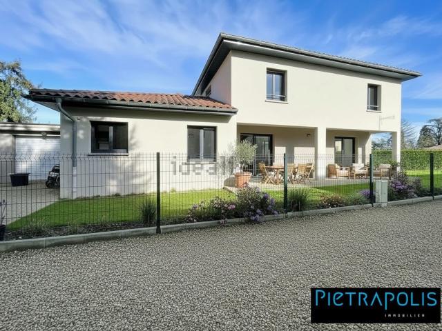 Maison, Limas