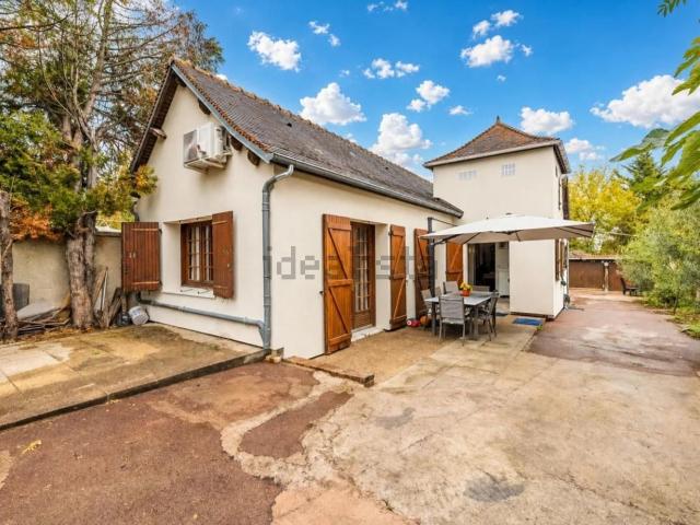 Maison, Linas