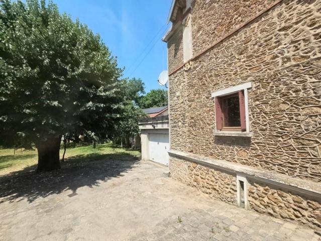 Maison, Linas