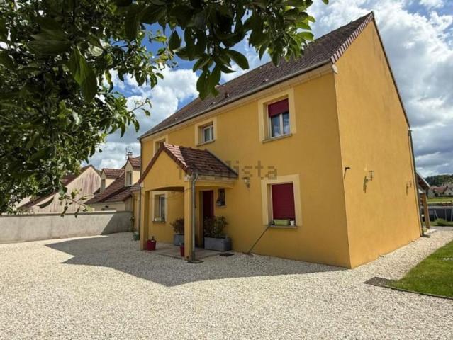 Maison, Lindry