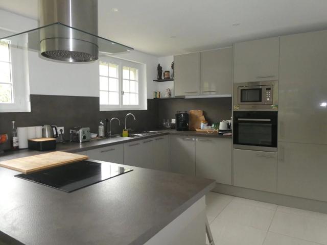 Maison Lisieux, 137 m², 5 ch dont 2 en rdc, 1sdb 1sd, 3138 m², v