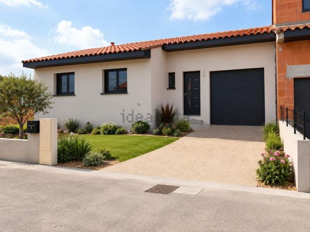 Maison, Llupia