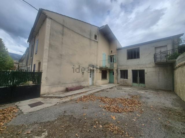 Maison, Luc en Diois