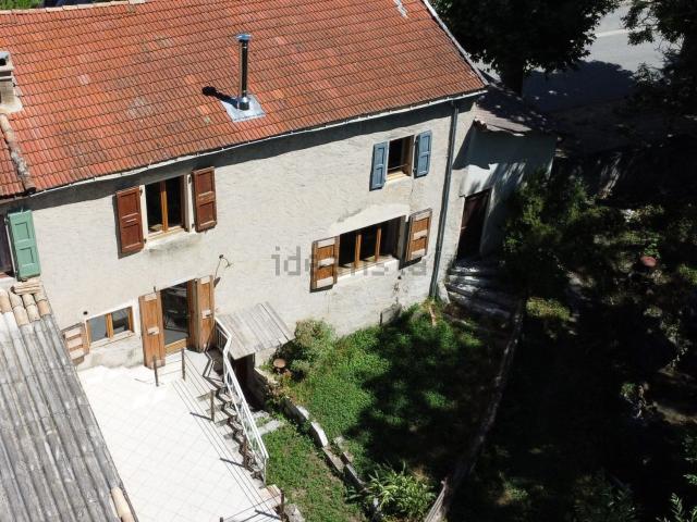 Maison, Luc en Diois