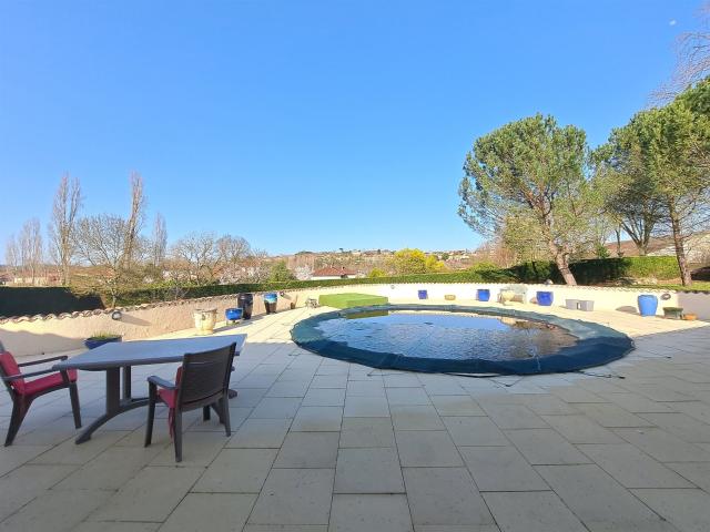 Maison lumineuse avec deux espaces habitables, jardin et pis. 173m² Valence sur Baïse