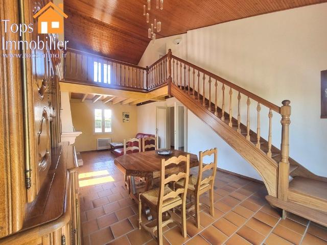 Maison lumineuse avec terrasse couverte et jardin arboré 119m² Villefranche de Rouergue