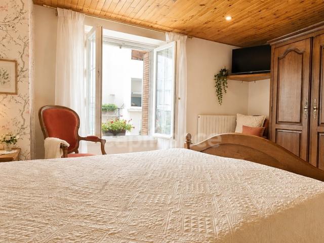 Maison 156 m², 4 chambres Terrasse, jardin, atelier et gar. 156m² Arbois