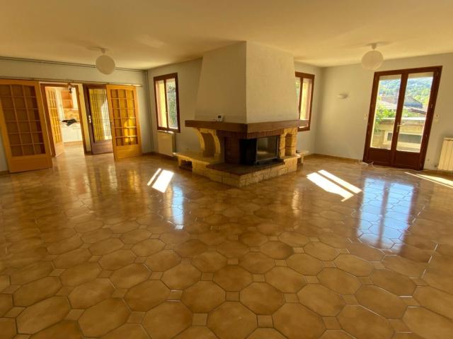 Maison lumineuse proche centre Garage 3 chambres Grand bureau