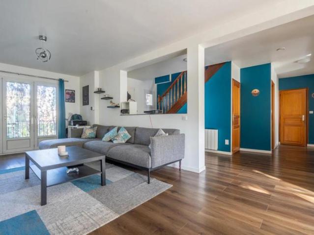 Maison lumineuse 7p avec possibilité studio T4 Allée de la Tour