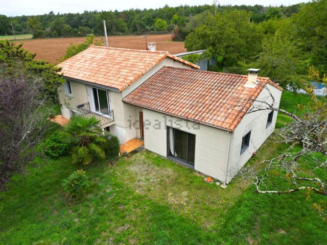 Maison, Lusignan