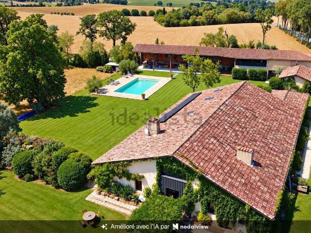 Maison, Lussan
