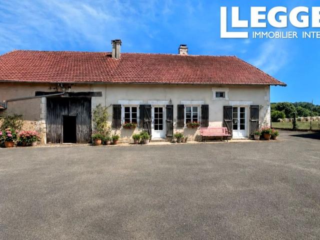 Maison, Lussas et Nontronneau