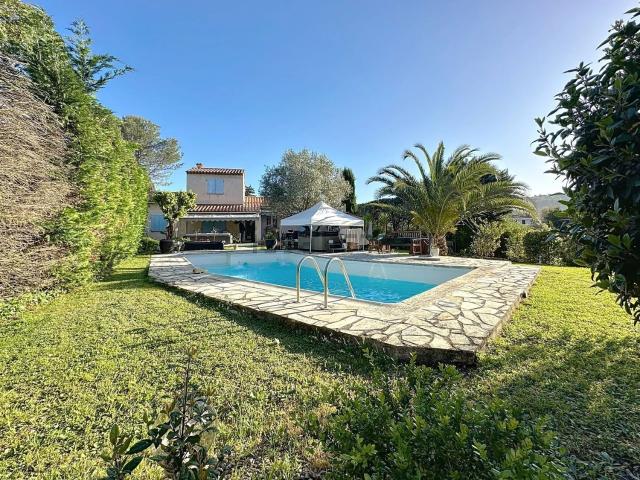 Maison, Mougins