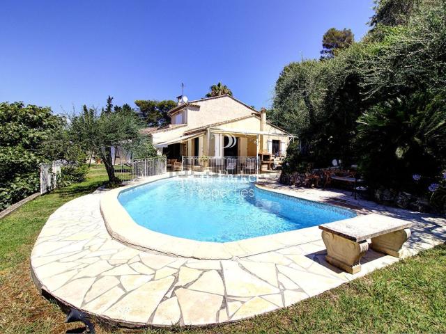 Maison, Mougins
