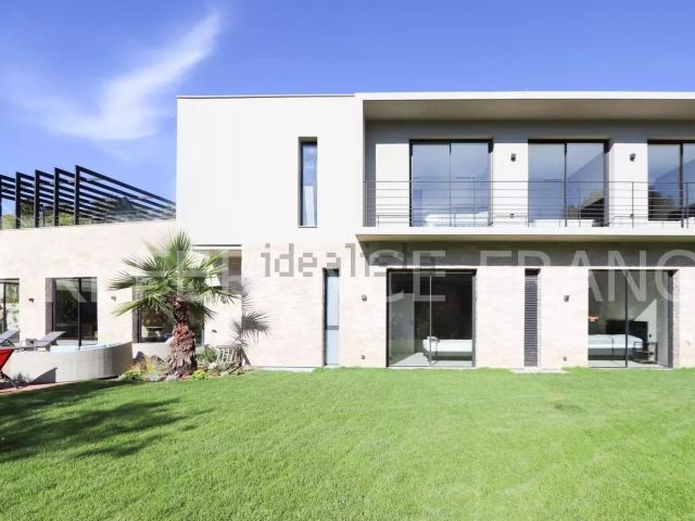 Maison, Mougins
