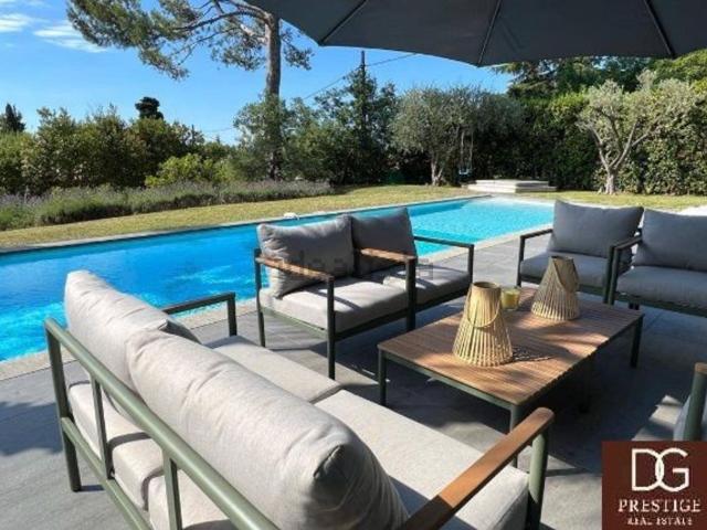 Maison, Mougins
