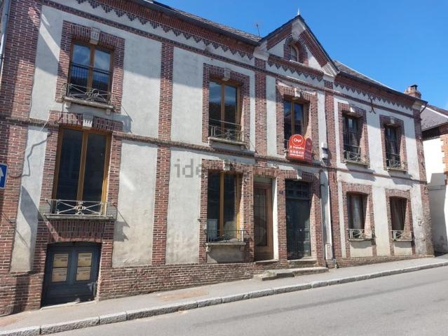Maison, Moulins la Marche