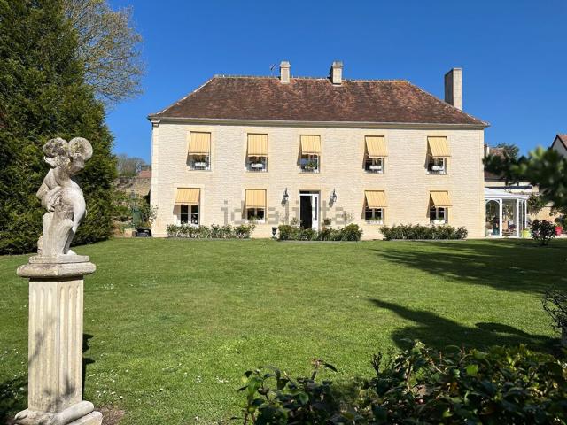 Maison, Moult Chicheboville