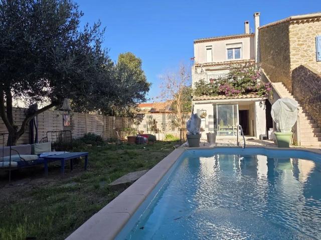 Maison, Moussan