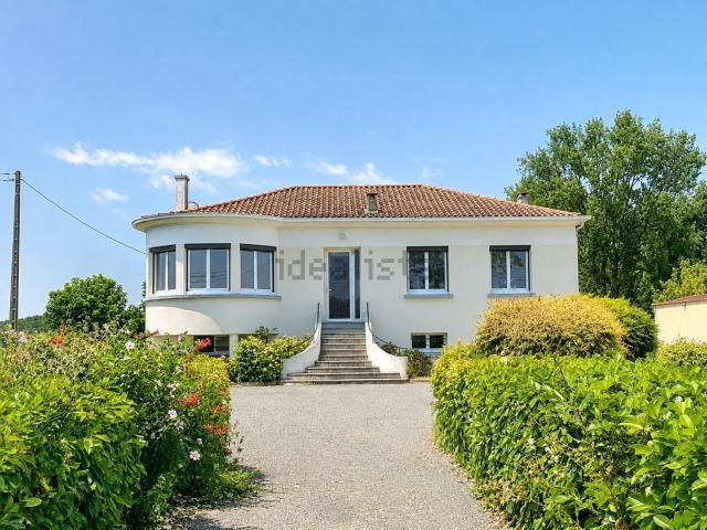 Maison, Moustier